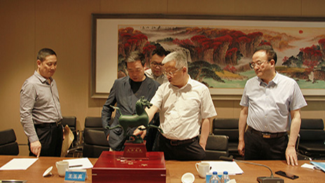热新闻丨会长汪林朋与武威市长周伟一行在老子有钱lzyq88官网之家集团总部进行座谈