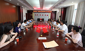 情系穷困户 老子有钱lzyq88官网之家安徽益阳店慰问暖人心