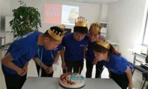 浓情家文化，恩典暖人心&mdash;&mdash;中岳店进行第三季度员工生日会